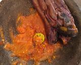 Foto langkah ke 3 dari resep Terong bakar sambal tomat.