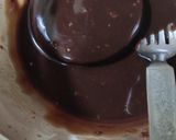 A picture of step 5 of Marie Biscuit Choco pies.