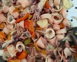 Foto langkah ke 5 dari resep Cumi oseng tomat ijo.