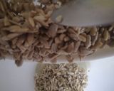 Foto del paso 2 de la receta: Leche de girasol y galletitas de girasol y Avena