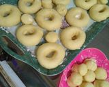 Foto langkah ke 5 dari resep Donat kress tanpa kentang.