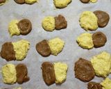 Foto del paso 7 de la receta Galletas de vainilla y chocolate