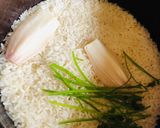 Tejszínes-póréhagymás-füstölt sajtos csirkeragu recept fázis 4 fotója