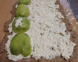 Foto del paso 4 de la receta: Pastel frío de galleta, queso, plátano y kiwi