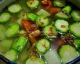 Foto langkah ke 6 dari resep Mamaci Sayur Sup Oyong Sederhana.
