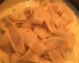 Foto del paso 4 de la receta: Pasta artesanal con crema de cebollín