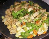 Foto del paso 3 de la receta: Salteado con Tofu y sopa de verduras