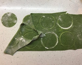 Foto del paso 4 de la receta: Tortellini verde caseros de salmón y salsa de calabaza