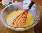 A picture of step 5 of Easy! Creme Caramel / Giant Flan used a loaf pan.