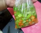 Foto langkah ke 2 dari resep Acar Wortel Mentimun Mentah.