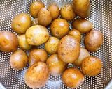 Gambar langkah 1 resipi 👩‍🍳Crispy Smashed Baby Potatoes🥔.