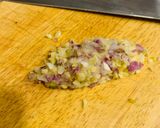 Hình bước làm 2 của món Salad cá hồi sốt sữa chua dễ không tưởng