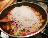 A picture of step 6 of Pasta Shirataki with zucchini sauce.