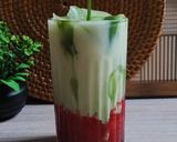 Foto langkah ke 5 dari resep Strawberry Creamy Matcha.