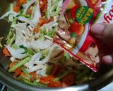 Foto langkah ke 8 dari resep Tumisan Jamur dan Sayur.