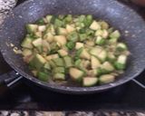 Foto del paso 1 de la receta: Arroz con vegetales y salchichas
