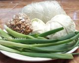 Foto langkah ke 1 dari resep Soto Ayam Bening.