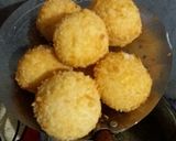 Foto langkah ke 7 dari resep Kroket kentang pedas isi duo keju.