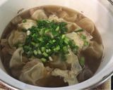 Hình bước làm 4 của món Canh hoành thánh (만두국)