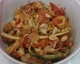 Foto langkah ke 6 dari resep Cumi asin sosis balado.