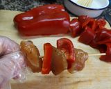 Foto del paso 1 de la receta Pinchitos de pollo o pavo al grill con pimiento macerados con soja para aperitivo
