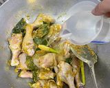 Foto langkah ke 3 dari resep Ayam tahu tempe ungkep bumbu kuning.