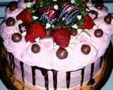 Foto del paso 7 de la receta: Drip cake con crema de frutillas