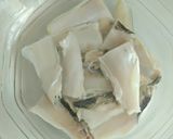 Foto langkah ke 1 dari resep Tumis ikan asin pedas.