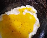 A picture of step 3 of Egg Chowmein.