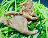 秀珍菇炒菜 / 油菜的食譜步驟5照片