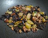 Foto langkah ke 9 dari resep Tumis Cumi Belimbing Wuluh.