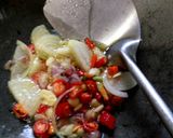 Foto langkah ke 3 dari resep Ikan Goreng Tumis Cabe.