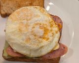 A picture of step 4 of Egg Benjo Sandwich 🥪.