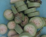 Foto langkah ke 1 dari resep Sayur Terong Santan.