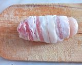 Kapros sajtkrémmel töltött, baconos csirkemell recept fázis 4 fotója