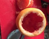 Foto del paso 1 de la receta: Ensalada de frutas en Pomelos