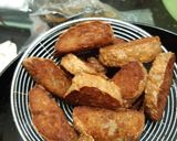 Foto langkah ke 1 dari resep Ngohiong Saus Asam Pedas.