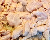 Hình bước làm 2 của món Bánh Gạo Xào Thịt Gà
