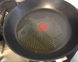 Une image de l'étape 4 de Saucisses fumées à la compotée d oignons et poivrons verts,citrons confits aux épices indiennes.