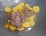 Foto langkah ke 3 dari resep Kentang Lada Kecap.