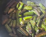 भिंडी की सब्जी (bhindi ki sabzi recipe in hindi) रेसिपी चरण 2 फोटो