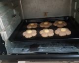 Foto langkah ke 6 dari resep Flower Cookies.