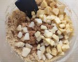 Foto del passaggio 3 della ricetta Mini plumcake con mele, pere e frutta secca