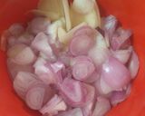 Foto langkah ke 1 dari resep Tumis tomat ijo dengan udang.