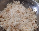 Hình bước làm 2 của món Cơm cuộn kim chi