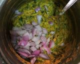 A picture of step 2 of Methi Pakoda.