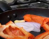 Foto del paso 1 de la receta: Tallarín en salsa de pimiento 🍜🍗😺