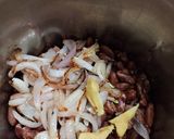 A picture of step 1 of Galouti kebab on crispy naan.