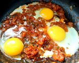 A picture of step 5 of Egg kothu chapati.