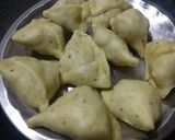 कच्चे केले समोसा (kachhe kele ka samosa recipe in hindi) रेसिपी चरण 4 फोटो